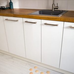 DOTS static - štýlová barefoot podlaha v kuchyni pre zdravé chodidlá