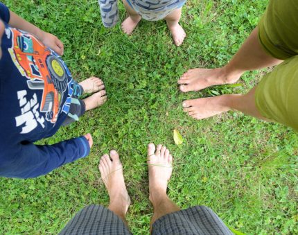 bosá rodina / barefoot family