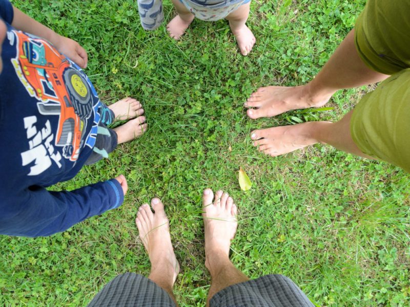 bosá rodina / barefoot family